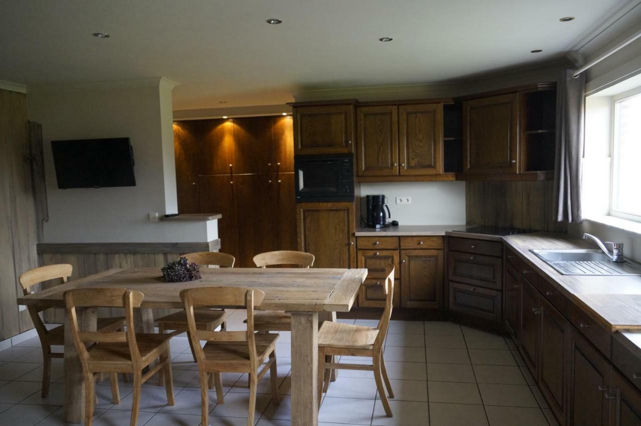Kampenhof Villa Maaseik Bagian luar foto
