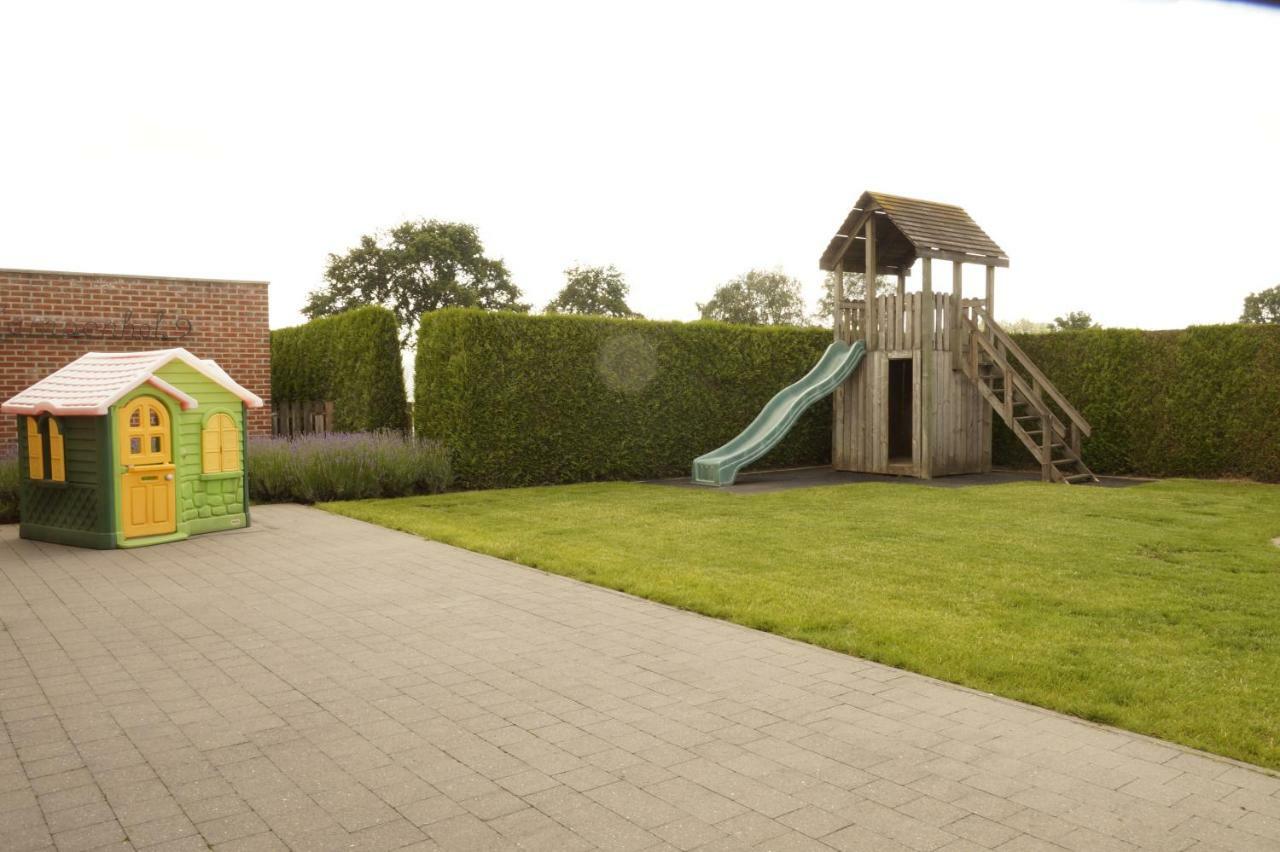 Kampenhof Villa Maaseik Bagian luar foto