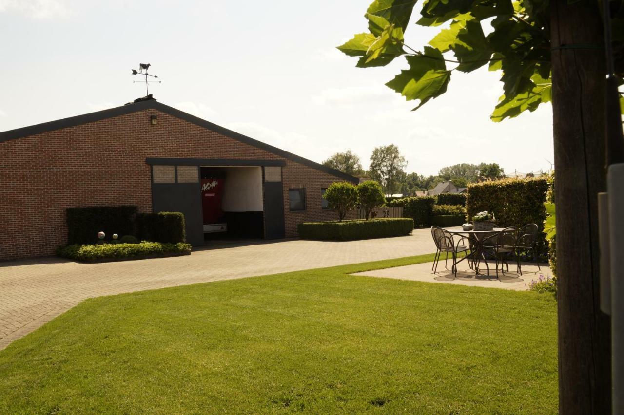 Kampenhof Villa Maaseik Bagian luar foto